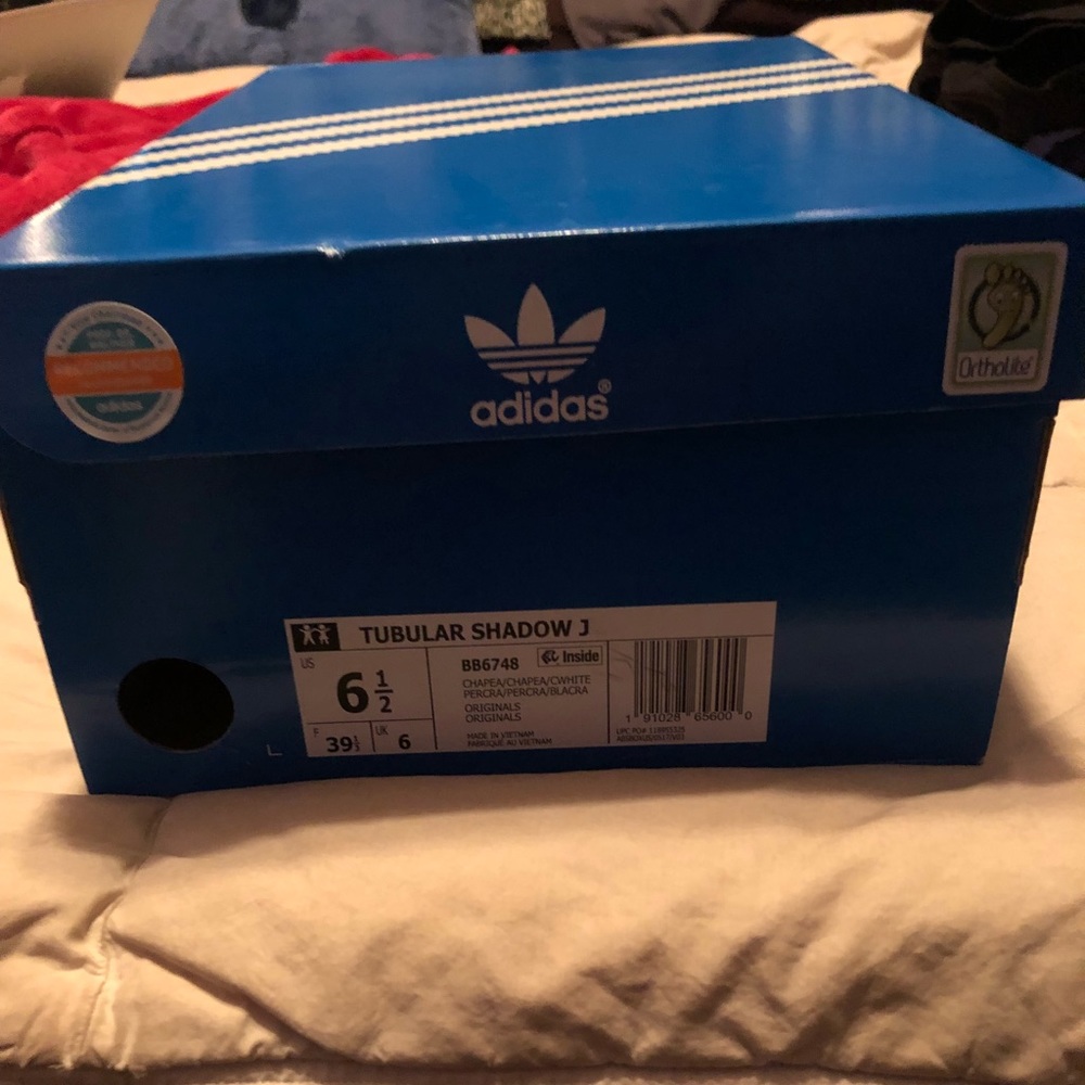 Adidas tubular shadow